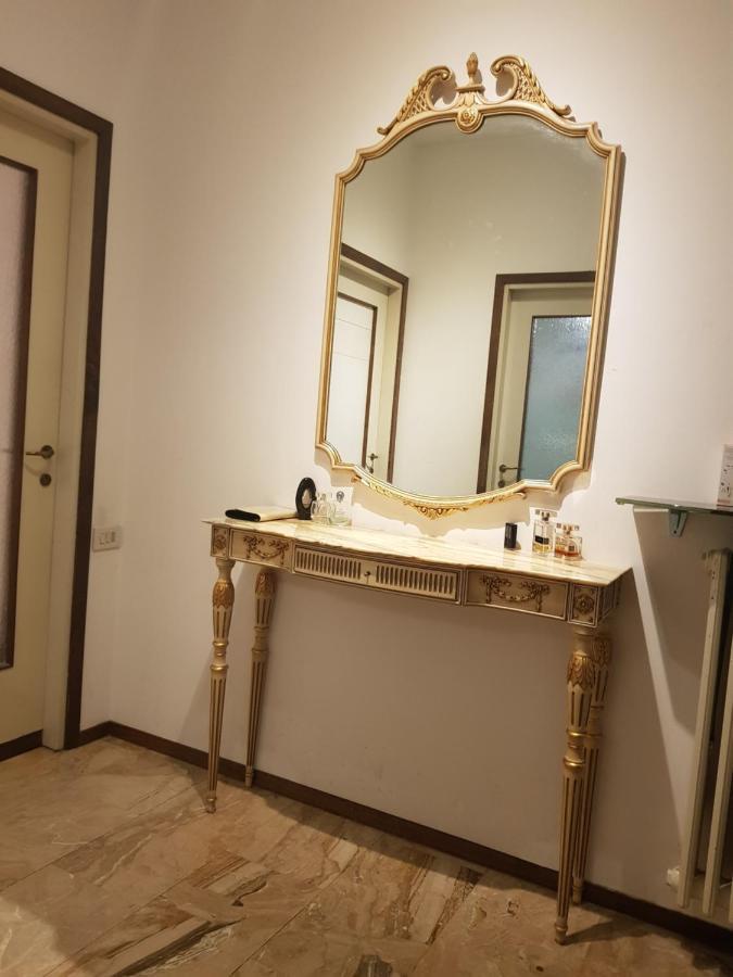 Big Room In Private Appartament, Close To The Station And Center Of City Bergamo Exteriör bild